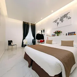 La Maisonnette Tritone Trevi Rome