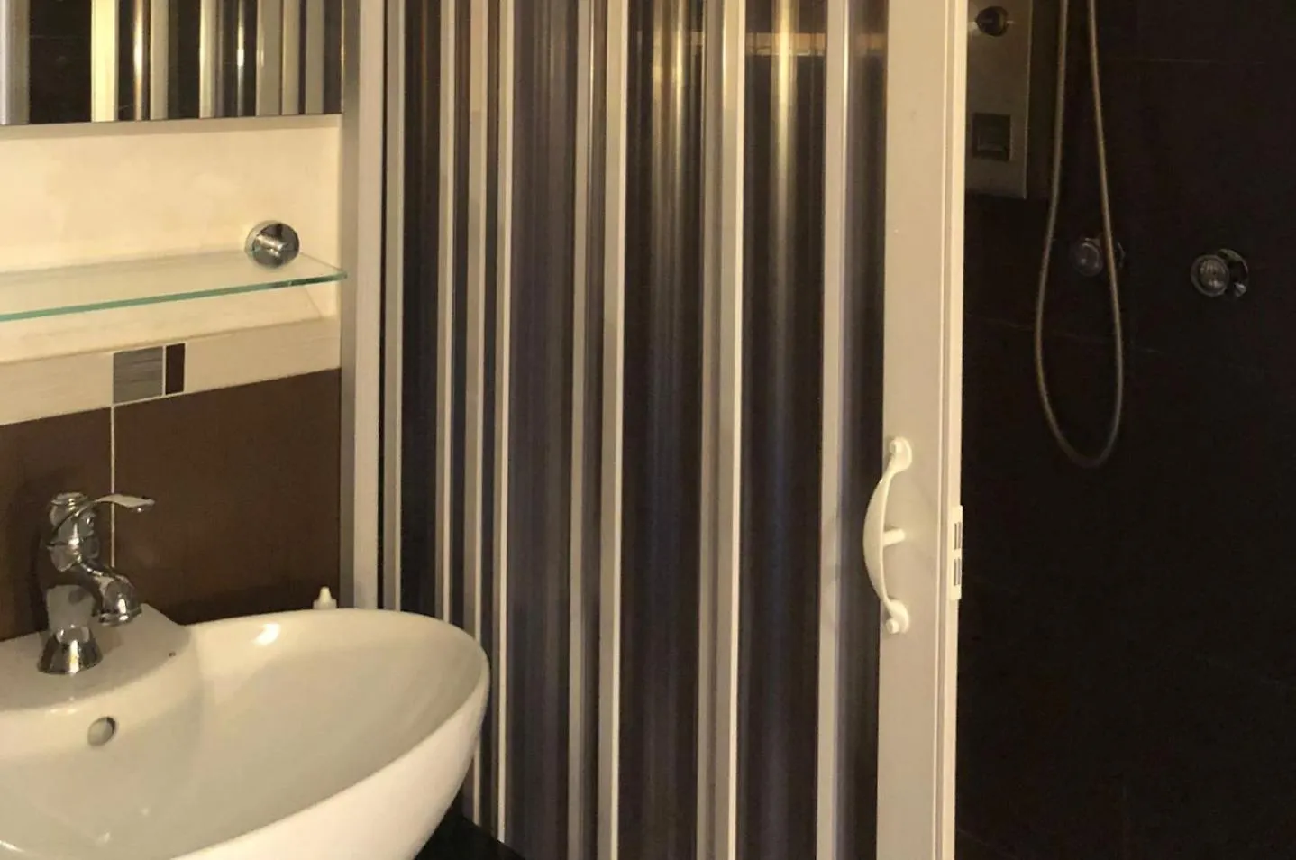 Trevi Waterside Apartment Rome 0*,